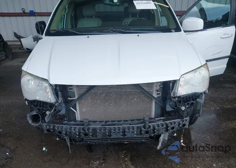 2015 Chrysler Town & Country Touring z USA, uszkodzony, nr VIN 2C4RC1BGXFR661886